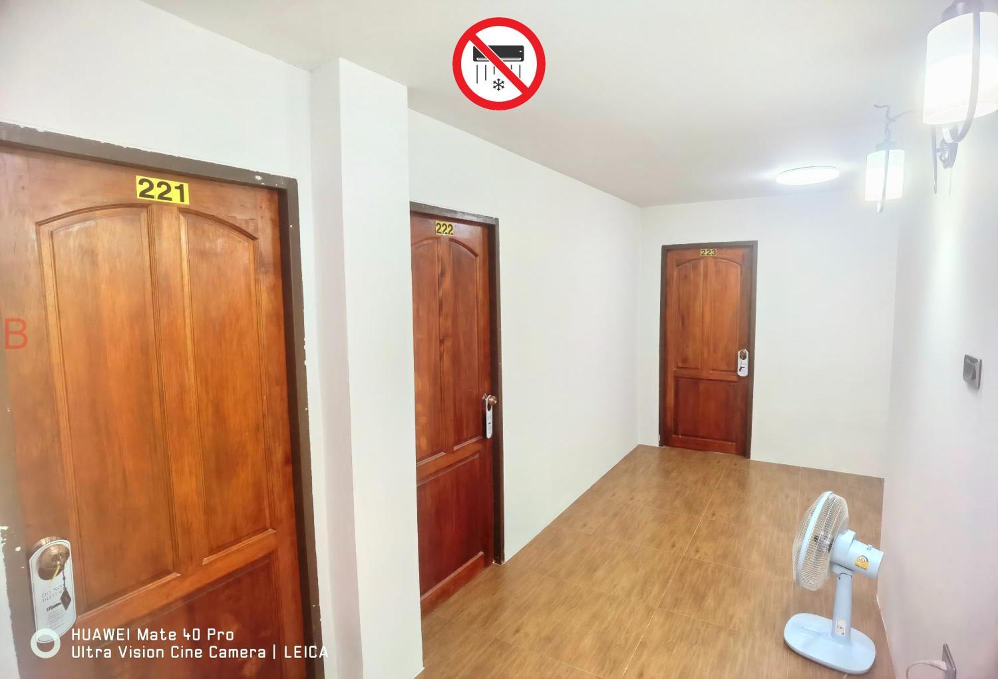 Yyk Hostel 24H Ban Khlong Krang Екстер'єр фото